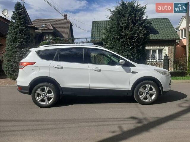 Белый Форд Куга, объемом двигателя 2 л и пробегом 255 тыс. км за 12120 $, фото 4 на Automoto.ua