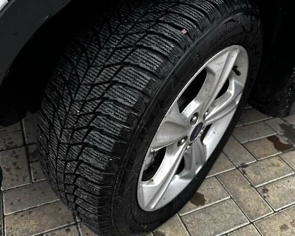 Белый Форд Куга, объемом двигателя 2 л и пробегом 135 тыс. км за 13000 $, фото 7 на Automoto.ua