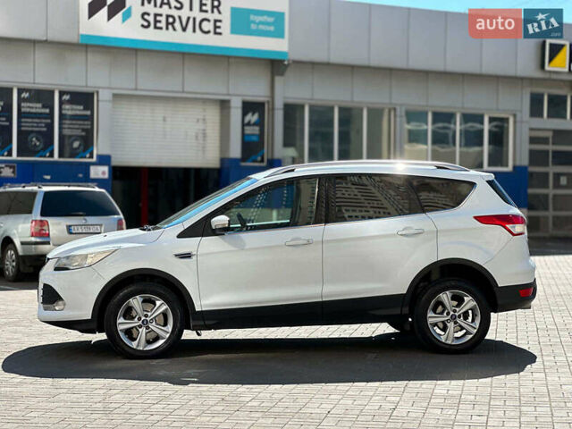 Білий Форд Куга, об'ємом двигуна 2 л та пробігом 221 тис. км за 10990 $, фото 7 на Automoto.ua