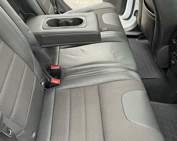 Белый Форд Куга, объемом двигателя 2 л и пробегом 182 тыс. км за 11950 $, фото 56 на Automoto.ua