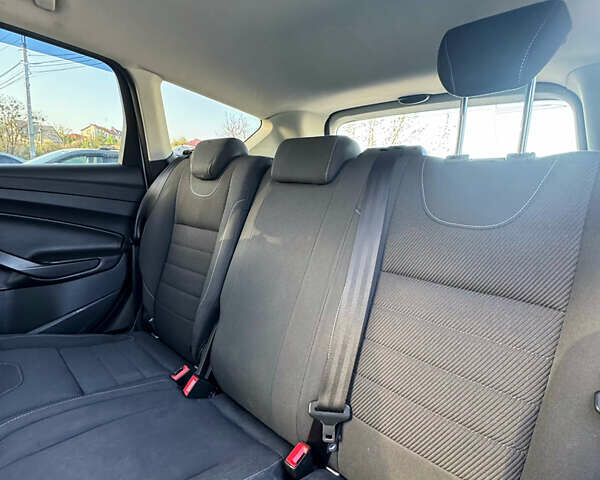 Форд Куга 2013 в Киеве на Automoto.ua Белый Форд Куга, объемом двигателя 2 л и пробегом 250 тыс. км за 10000 $, фото 10 на Automoto.ua