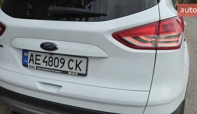Белый Форд Куга, объемом двигателя 2 л и пробегом 135 тыс. км за 14500 $, фото 2 на Automoto.ua