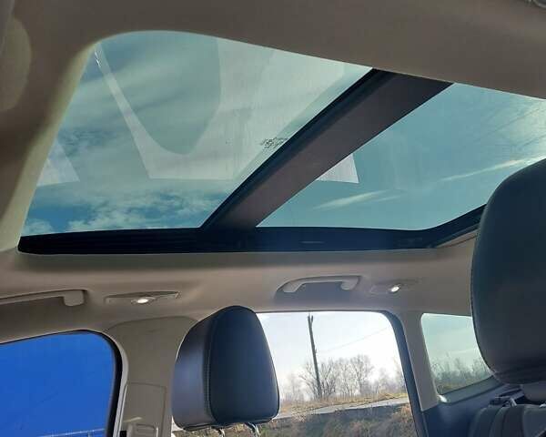 Белый Форд Куга, объемом двигателя 2 л и пробегом 201 тыс. км за 13400 $, фото 7 на Automoto.ua