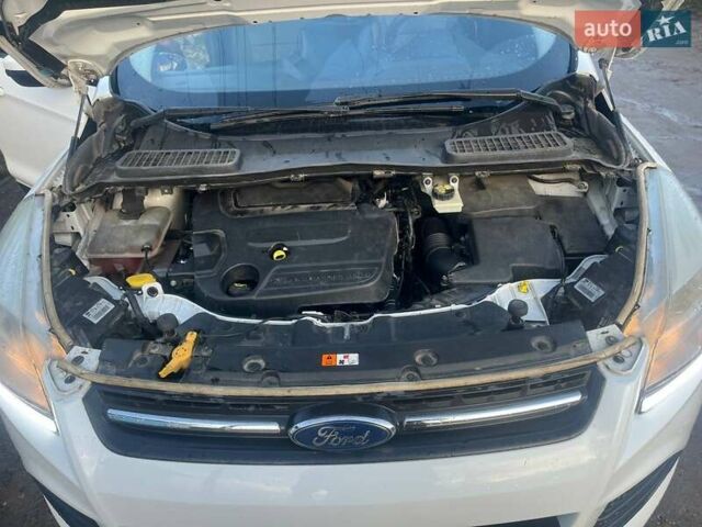 Білий Форд Куга, об'ємом двигуна 2 л та пробігом 247 тис. км за 13000 $, фото 9 на Automoto.ua