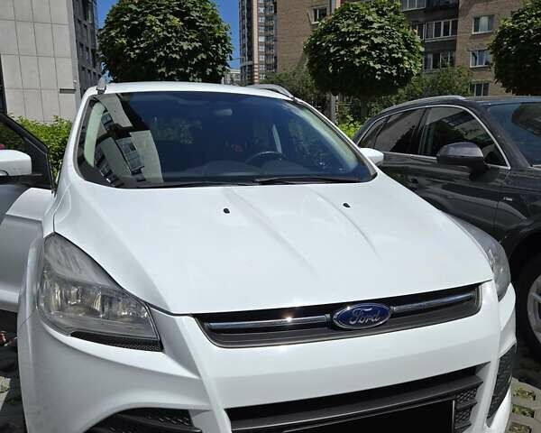 Белый Форд Куга, объемом двигателя 2 л и пробегом 121 тыс. км за 14500 $, фото 1 на Automoto.ua