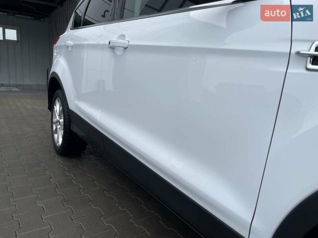 Белый Форд Куга, объемом двигателя 2 л и пробегом 182 тыс. км за 11950 $, фото 16 на Automoto.ua
