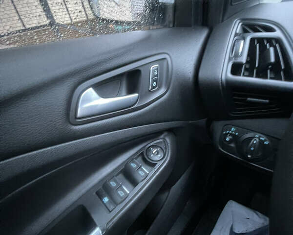 Білий Форд Куга, об'ємом двигуна 2 л та пробігом 301 тис. км за 12400 $, фото 63 на Automoto.ua