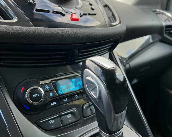 Білий Форд Куга, об'ємом двигуна 2 л та пробігом 198 тис. км за 11800 $, фото 40 на Automoto.ua