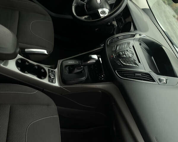 Білий Форд Куга, об'ємом двигуна 2 л та пробігом 248 тис. км за 11850 $, фото 14 на Automoto.ua