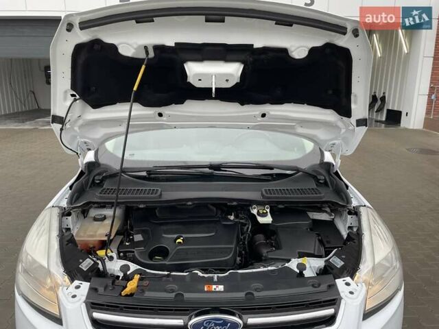 Белый Форд Куга, объемом двигателя 2 л и пробегом 182 тыс. км за 11950 $, фото 21 на Automoto.ua