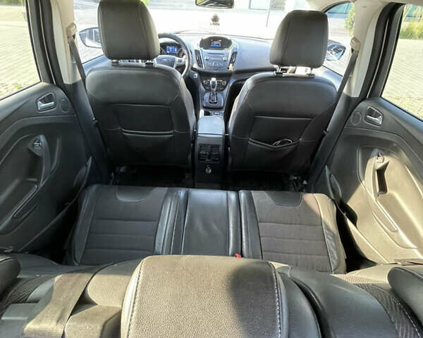 Белый Форд Куга, объемом двигателя 2 л и пробегом 170 тыс. км за 15000 $, фото 13 на Automoto.ua