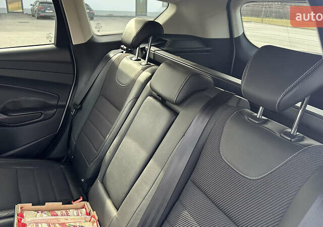 Білий Форд Куга, об'ємом двигуна 1.6 л та пробігом 194 тис. км за 13300 $, фото 16 на Automoto.ua