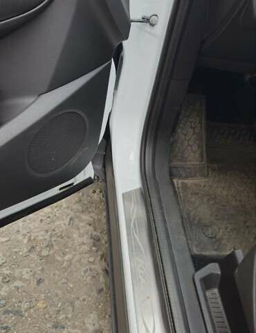 Белый Форд Куга, объемом двигателя 2 л и пробегом 135 тыс. км за 14500 $, фото 42 на Automoto.ua