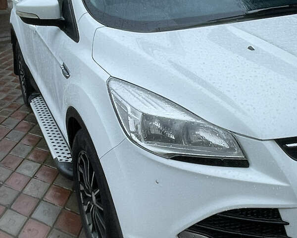 Білий Форд Куга, об'ємом двигуна 2 л та пробігом 301 тис. км за 12400 $, фото 2 на Automoto.ua