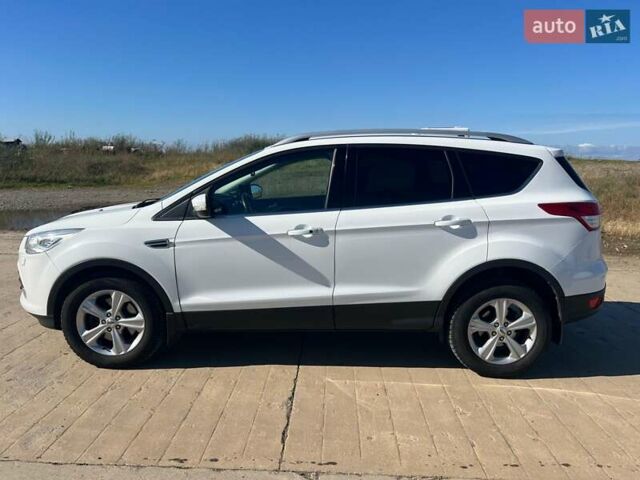 Белый Форд Куга, объемом двигателя 2 л и пробегом 117 тыс. км за 13000 $, фото 7 на Automoto.ua