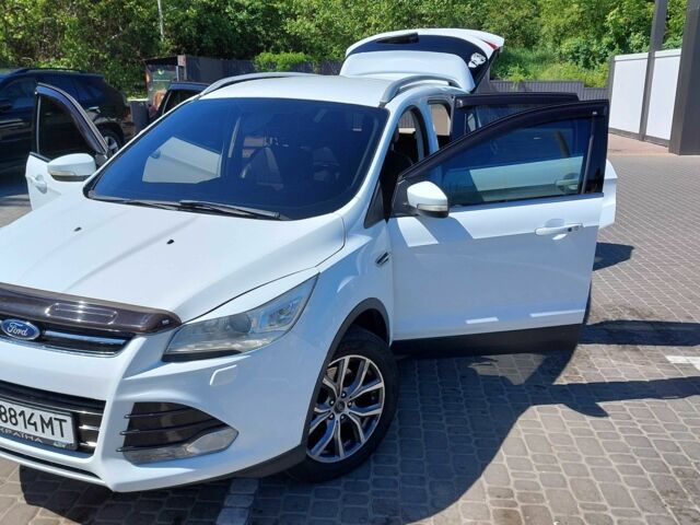 Белый Форд Куга, объемом двигателя 2 л и пробегом 245 тыс. км за 13500 $, фото 2 на Automoto.ua