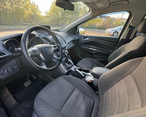 Форд Куга 2013 в Киеве на Automoto.ua Белый Форд Куга, объемом двигателя 2 л и пробегом 250 тыс. км за 10000 $, фото 7 на Automoto.ua