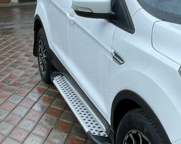 Білий Форд Куга, об'ємом двигуна 2 л та пробігом 301 тис. км за 12400 $, фото 4 на Automoto.ua