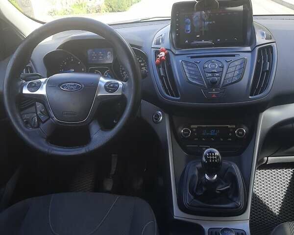 Белый Форд Куга, объемом двигателя 2 л и пробегом 255 тыс. км за 12120 $, фото 6 на Automoto.ua