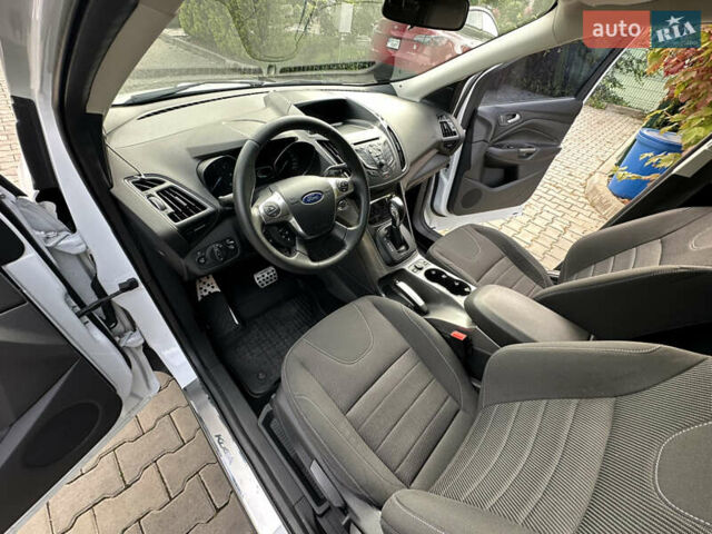 Белый Форд Куга, объемом двигателя 2 л и пробегом 125 тыс. км за 13700 $, фото 34 на Automoto.ua