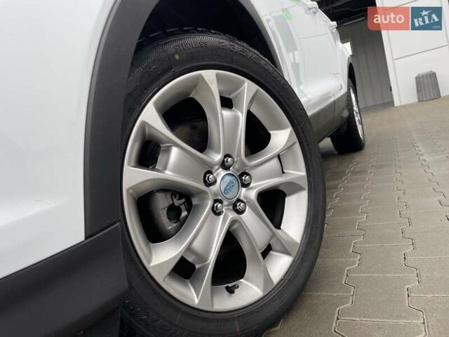 Белый Форд Куга, объемом двигателя 2 л и пробегом 182 тыс. км за 11950 $, фото 28 на Automoto.ua