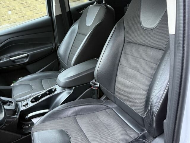 Білий Форд Куга, об'ємом двигуна 2 л та пробігом 135 тис. км за 13300 $, фото 7 на Automoto.ua