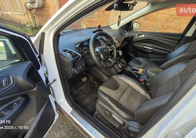 Белый Форд Куга, объемом двигателя 2 л и пробегом 175 тыс. км за 14100 $, фото 1 на Automoto.ua