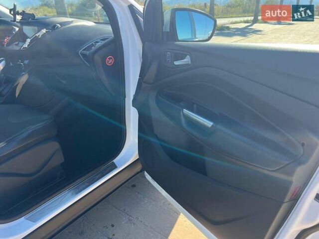 Белый Форд Куга, объемом двигателя 2 л и пробегом 117 тыс. км за 13000 $, фото 13 на Automoto.ua