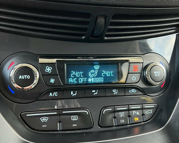 Білий Форд Куга, об'ємом двигуна 2 л та пробігом 198 тис. км за 11800 $, фото 39 на Automoto.ua