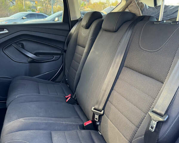 Форд Куга 2013 в Киеве на Automoto.ua Белый Форд Куга, объемом двигателя 2 л и пробегом 250 тыс. км за 10000 $, фото 11 на Automoto.ua