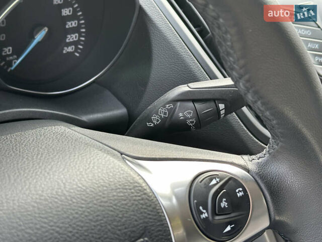 Белый Форд Куга, объемом двигателя 2 л и пробегом 125 тыс. км за 13700 $, фото 46 на Automoto.ua