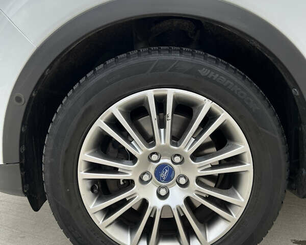 Білий Форд Куга, об'ємом двигуна 2 л та пробігом 198 тис. км за 11800 $, фото 5 на Automoto.ua