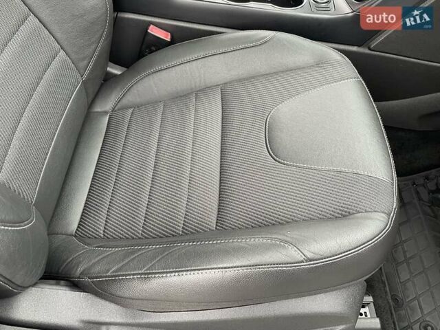 Белый Форд Куга, объемом двигателя 2 л и пробегом 182 тыс. км за 11950 $, фото 62 на Automoto.ua