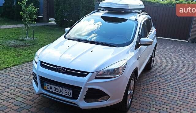 Форд Куга 2013 в Буче на Automoto.ua Белый Форд Куга, объемом двигателя 2 л и пробегом 234 тыс. км за 12000 $, фото 3 на Automoto.ua