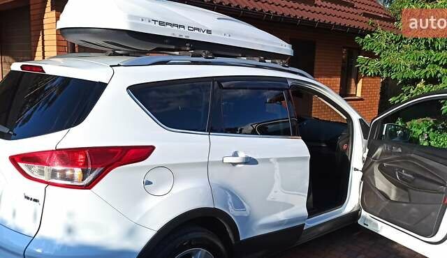 Форд Куга 2013 в Буче на Automoto.ua Белый Форд Куга, объемом двигателя 2 л и пробегом 234 тыс. км за 12000 $, фото 13 на Automoto.ua