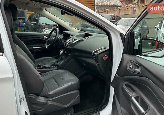 Білий Форд Куга, об'ємом двигуна 1.6 л та пробігом 194 тис. км за 13300 $, фото 7 на Automoto.ua