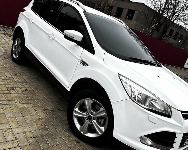 Белый Форд Куга, объемом двигателя 2 л и пробегом 135 тыс. км за 13000 $, фото 1 на Automoto.ua