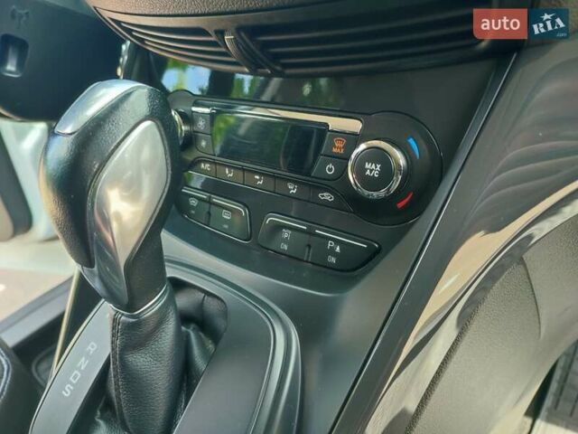 Білий Форд Куга, об'ємом двигуна 2 л та пробігом 204 тис. км за 14300 $, фото 29 на Automoto.ua