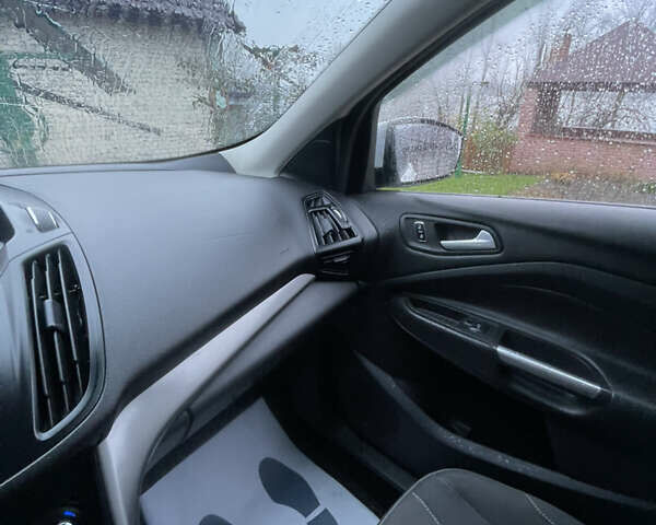 Білий Форд Куга, об'ємом двигуна 2 л та пробігом 301 тис. км за 12400 $, фото 64 на Automoto.ua