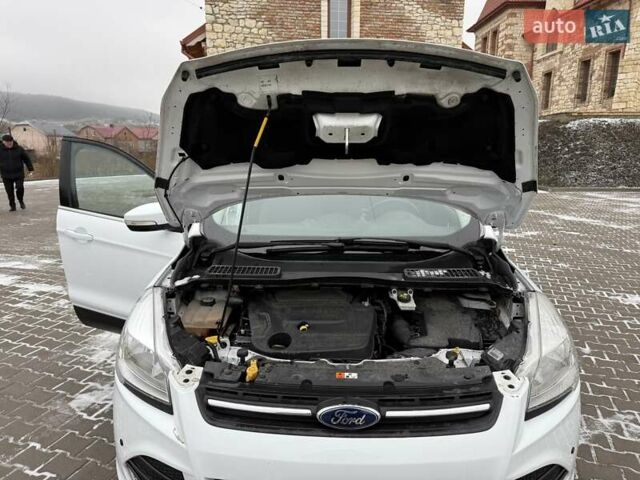 Белый Форд Куга, объемом двигателя 2 л и пробегом 218 тыс. км за 10499 $, фото 12 на Automoto.ua