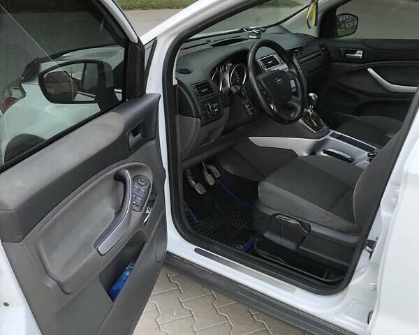 Білий Форд Куга, об'ємом двигуна 2 л та пробігом 200 тис. км за 13200 $, фото 14 на Automoto.ua