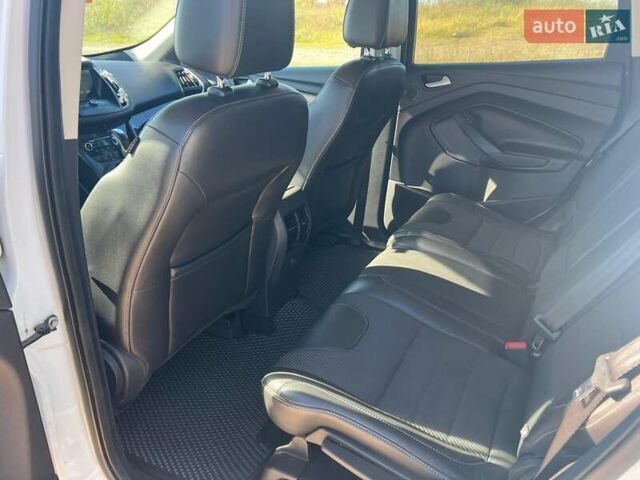 Белый Форд Куга, объемом двигателя 2 л и пробегом 117 тыс. км за 13000 $, фото 11 на Automoto.ua