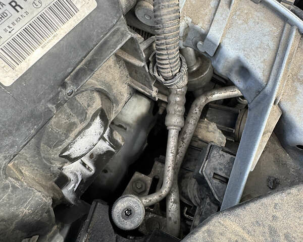 Форд Куга 2013 у Києві на Automoto.ua Білий Форд Куга, об'ємом двигуна 1.6 л та пробігом 126 тис. км за 13000 $, фото 36 на Automoto.ua