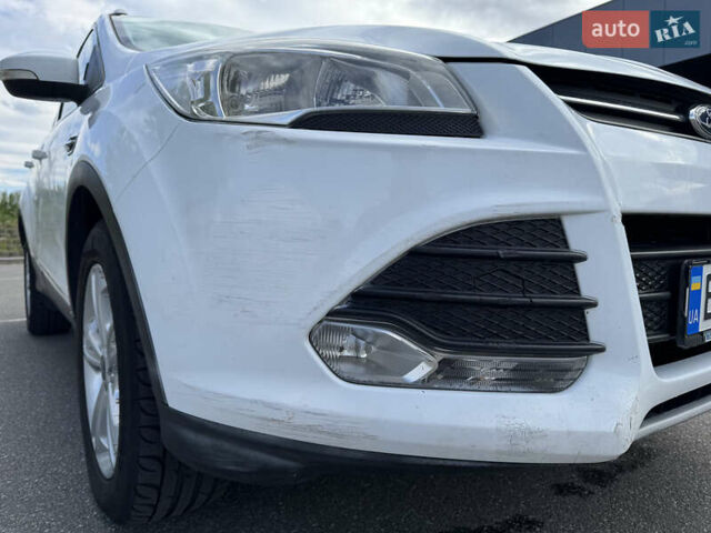 Форд Куга 2013 у Києві на Automoto.ua Білий Форд Куга, об'ємом двигуна 1.6 л та пробігом 126 тис. км за 13000 $, фото 24 на Automoto.ua