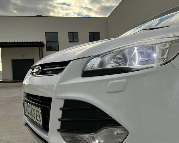 Форд Куга 2013 в Луцке на Automoto.ua Белый Форд Куга, объемом двигателя 2 л и пробегом 198 тыс. км за 12200 $, фото 9 на Automoto.ua