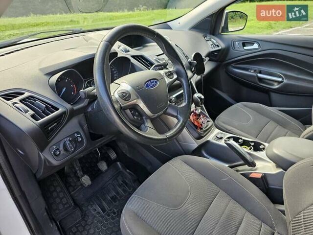 Белый Форд Куга, объемом двигателя 2 л и пробегом 106 тыс. км за 11016 $, фото 42 на Automoto.ua