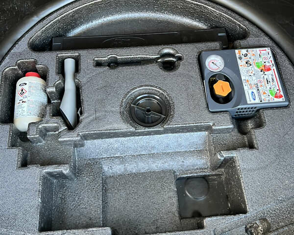 Білий Форд Куга, об'ємом двигуна 2 л та пробігом 198 тис. км за 11800 $, фото 58 на Automoto.ua