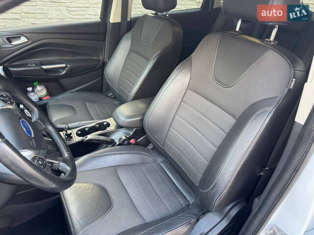 Білий Форд Куга, об'ємом двигуна 2 л та пробігом 182 тис. км за 15000 $, фото 12 на Automoto.ua