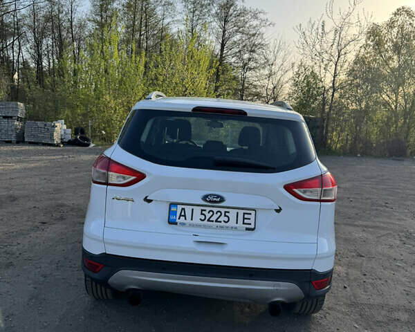 Форд Куга 2013 в Киеве на Automoto.ua Белый Форд Куга, объемом двигателя 2 л и пробегом 250 тыс. км за 10000 $, фото 5 на Automoto.ua