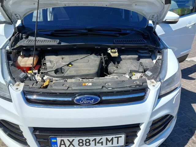 Белый Форд Куга, объемом двигателя 2 л и пробегом 245 тыс. км за 13500 $, фото 3 на Automoto.ua
